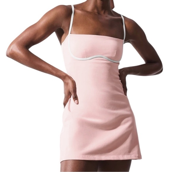 Alo Yoga Airbrush Streamlined Dress Pink Quartz White Size XS NWT - Picture 1 of 9